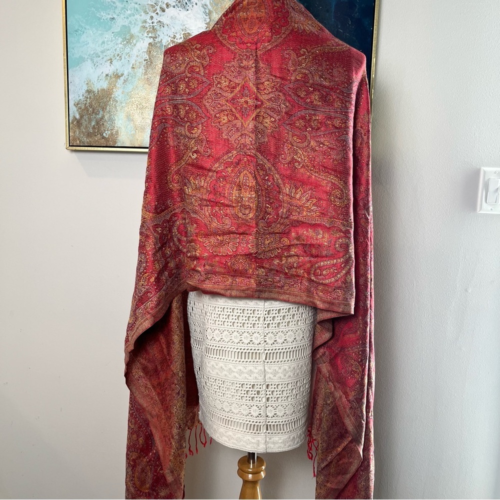 Paisley Pashmina with Fringe - Picture 5 of 6